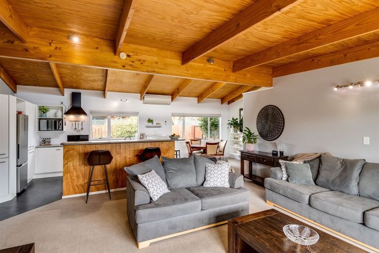 Photo of property in 1 Blundell Avenue, Waipukurau, 4200