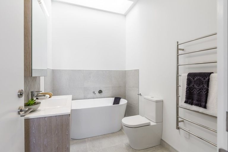 Photo of property in 5/14 Tamariki Avenue, Orewa, 0931