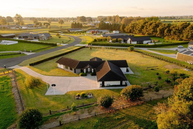 Photo of property in 11 South Oaks Close, Pukemoremore, Cambridge, 3493