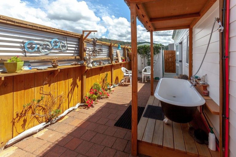 Photo of property in 200 Mayfair Avenue, Whangamata, 3620