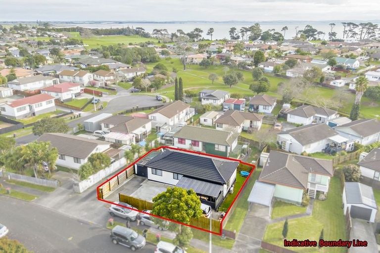 Photo of property in 1/12 Silver Creek Road, Weymouth, Auckland, 2103