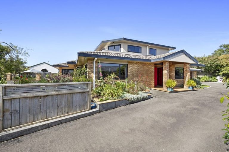 Photo of property in 13 Karina Road, Merrilands, New Plymouth, 4312