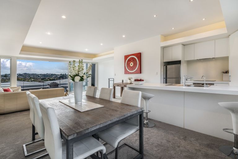 Photo of property in 4/49 Browns Road, Browns Bay, Auckland, 0630