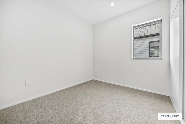 Photo of property in 11 Farranfore Road, Opaheke, Papakura, 2113