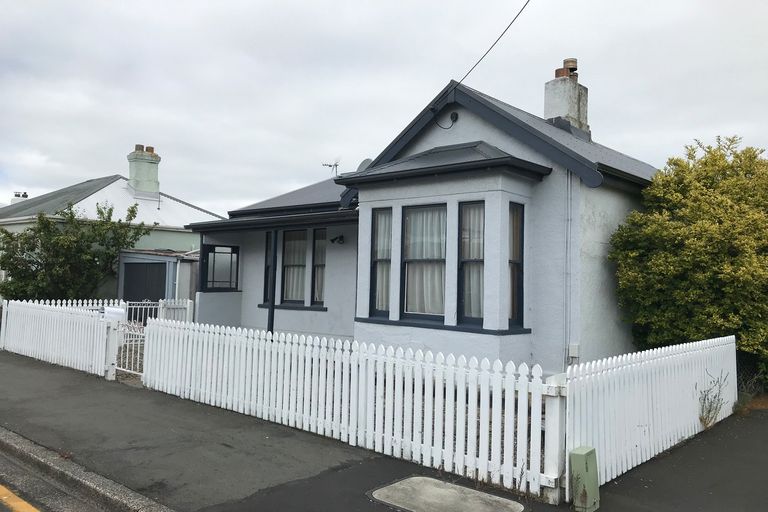 Photo of property in 93 Oxford Street, South Dunedin, Dunedin, 9012