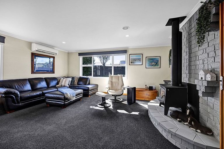 Photo of property in 12 Green Lane, Hawera, 4610