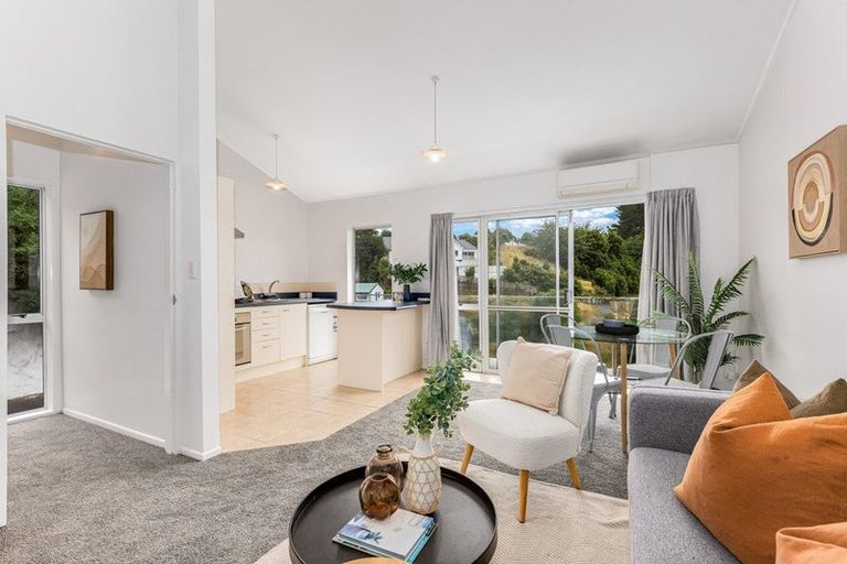 Photo of property in 9/124 Redwood Avenue, Tawa, Wellington, 5028