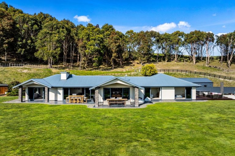 Photo of property in 64 Waipuka Road, Waimarama, Havelock North, 4294