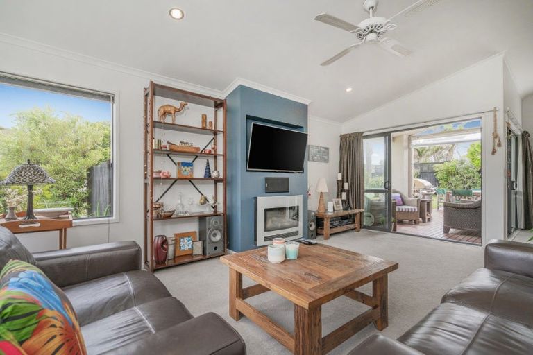 Photo of property in 18 Captain Wood Avenue, Whitianga, 3510