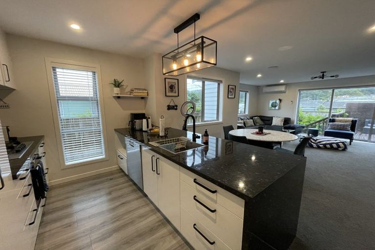 Photo of property in 23e Hinau Street, Tawa, Wellington, 5028