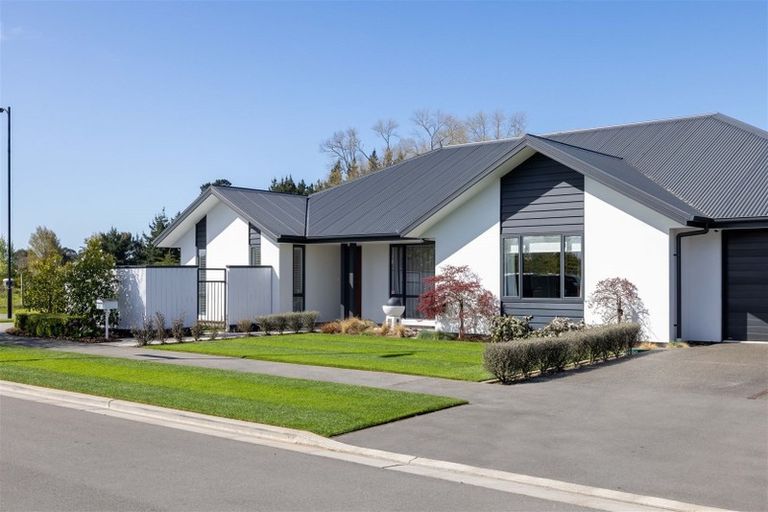 Photo of property in 20 Dunlops Crescent, Marshland, Christchurch, 8083