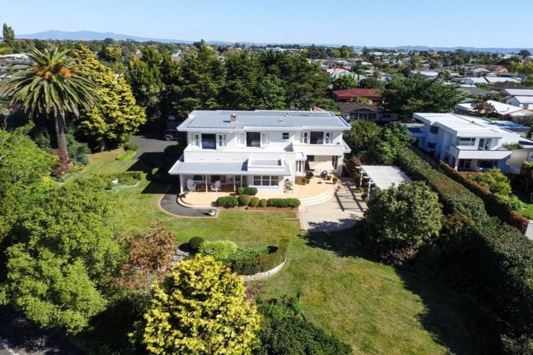 Photo of property in 65 Braid Road, St Andrews, Hamilton, 3200