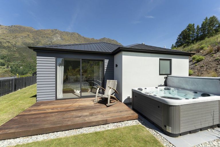 Photo of property in 22 Morning Star Terrace, Arthurs Point, Queenstown, 9371