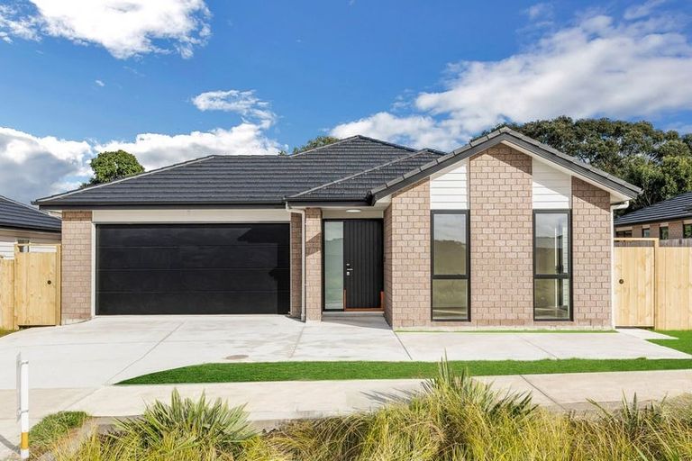 Photo of property in 27 Pipi Crescent, Tuakau, 2121