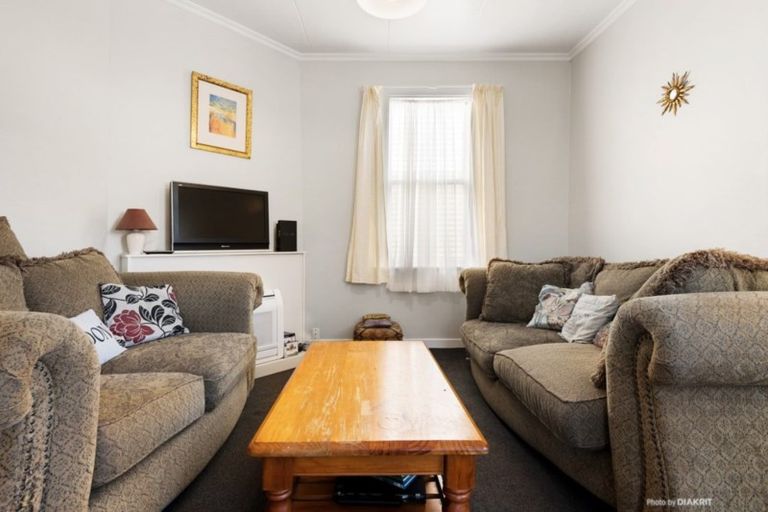 Photo of property in 113 Northland Road, Northland, Wellington, 6012