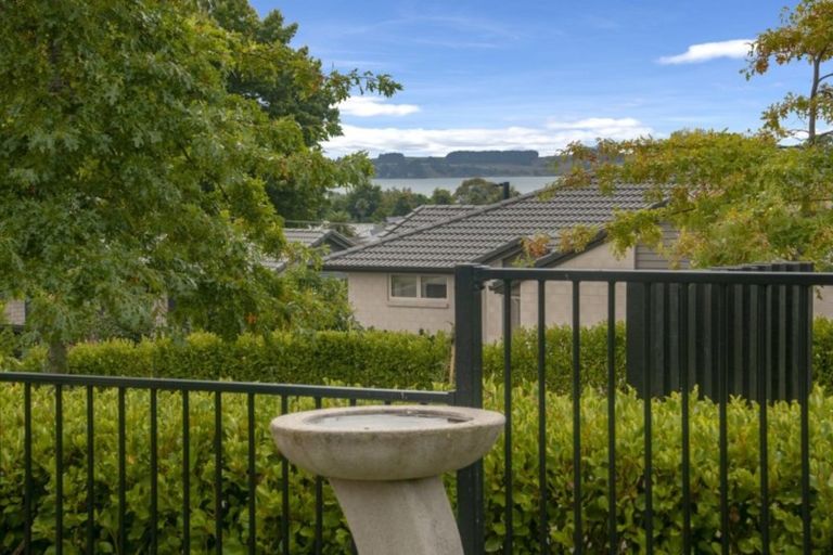 Photo of property in 10 Vista Close, Omokoroa, 3114