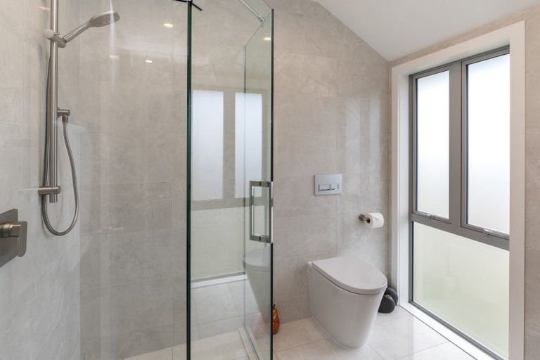 Photo of property in 18 Millpond Place, Parklands, Christchurch, 8083