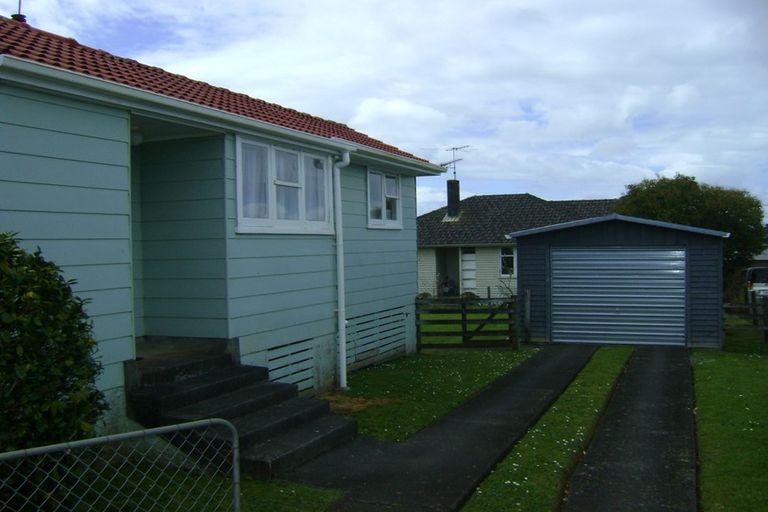 Photo of property in 73 Greenslade Crescent, Northcote, Auckland, 0627