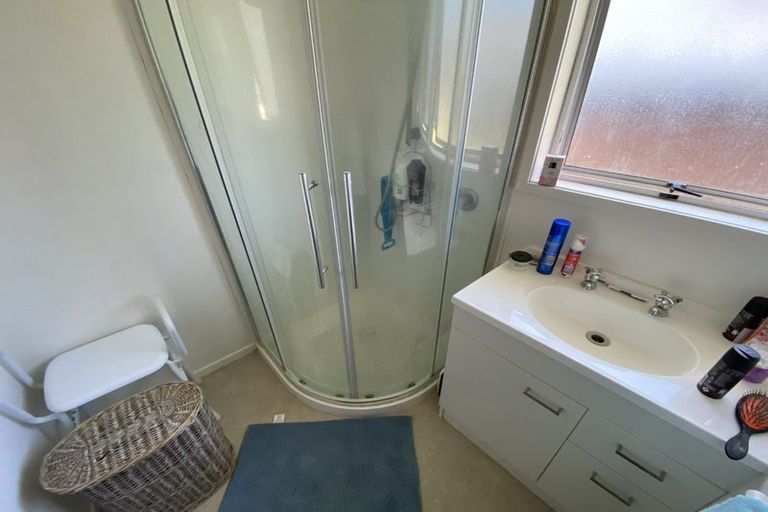 Photo of property in 19 Contessa Drive, Glenfield, Auckland, 0629