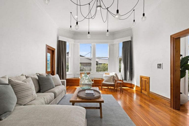 Photo of property in 49 Te Aute Road, Havelock North, 4130