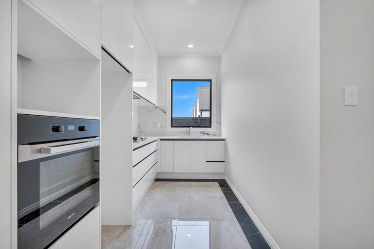 Photo of property in 76 Symes Drive, Red Beach, 0932