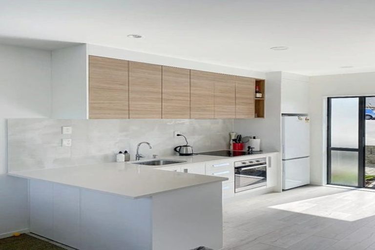 Photo of property in 134e Tiriwa Drive, Massey, Auckland, 0614