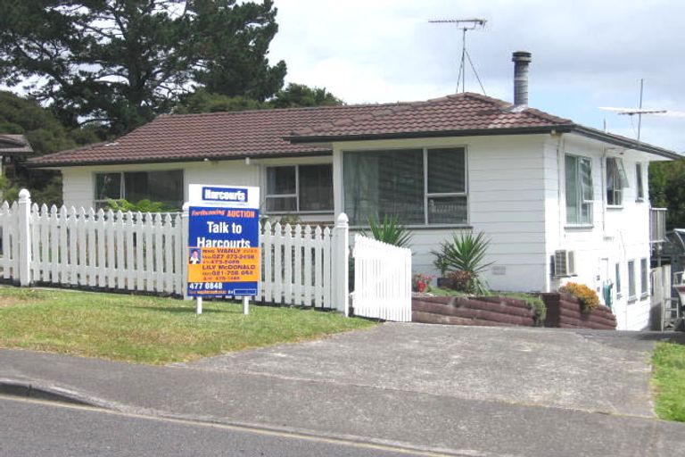 Photo of property in 13 Laser Place, Bayview, Auckland, 0629
