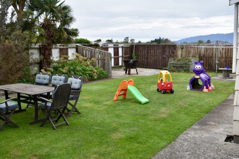 Photo of property in 29 Domett Street, Westport, 7825