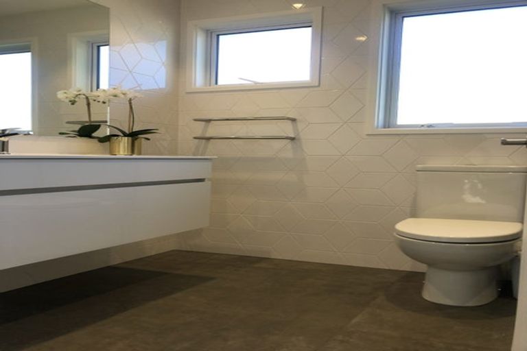 Photo of property in 54 Awaruku Road, Torbay, Auckland, 0630