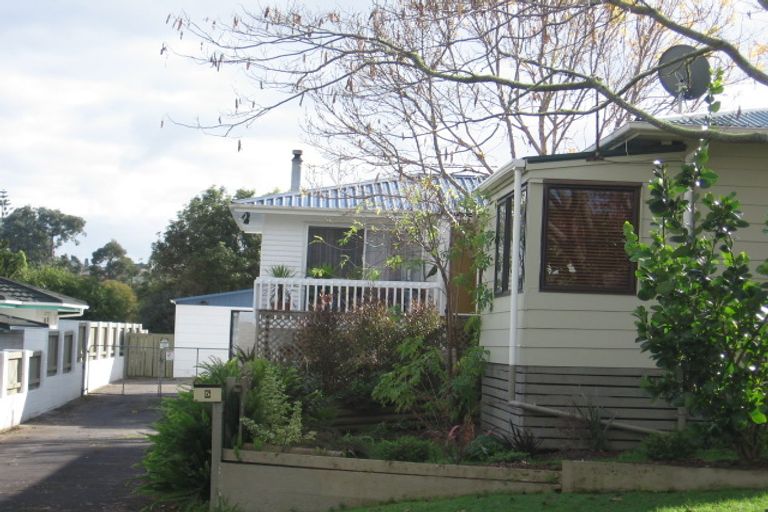 Photo of property in 5 Hughes Terrace, Te Atatu Peninsula, Auckland, 0610