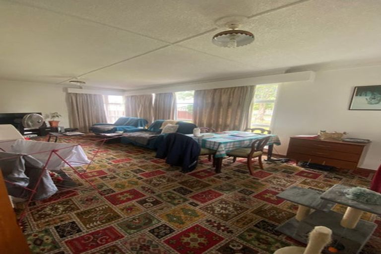 Photo of property in 2 Liverpool Street, Takaro, Palmerston North, 4412