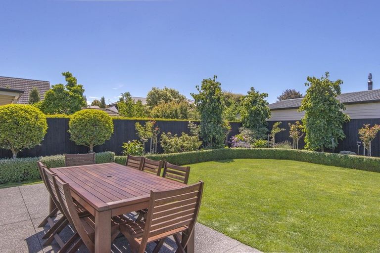 Photo of property in 104 Wairakei Road, Bryndwr, Christchurch, 8052