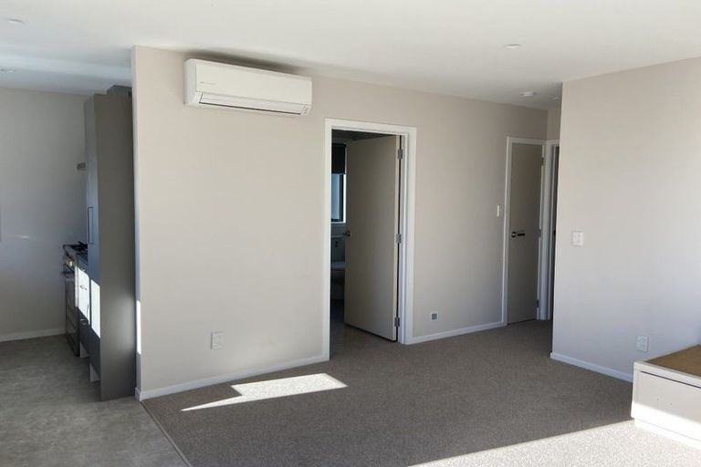 Photo of property in 33 Belt Road, Moturoa, New Plymouth, 4310