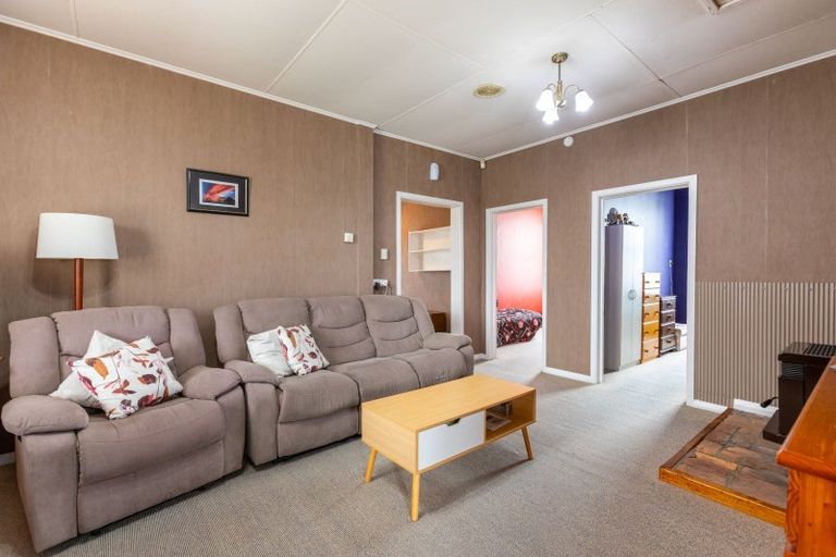 Photo of property in 9 Ross Street, Woodville, 4920