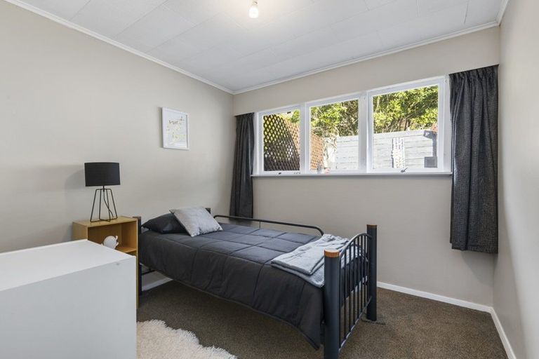 Photo of property in 211 Wainuiomata Road, Wainuiomata, Lower Hutt, 5014
