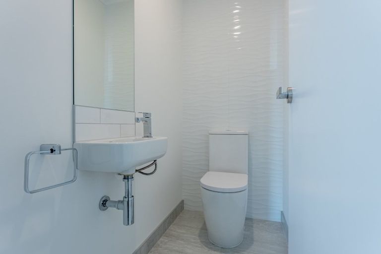 Photo of property in 17/1 Scott Road, Hobsonville, Auckland, 0616