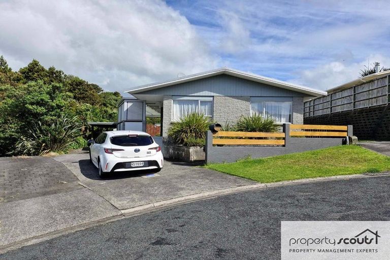 Photo of property in 11 Shaldon Crescent, Blagdon, New Plymouth, 4310