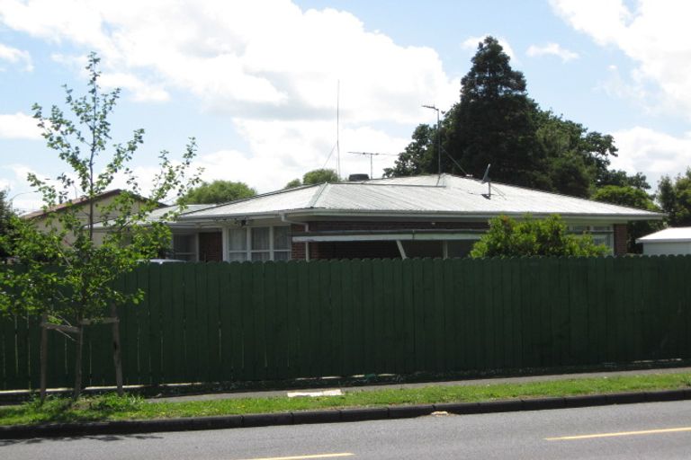 Photo of property in 124 Great South Road, Takanini, 2112