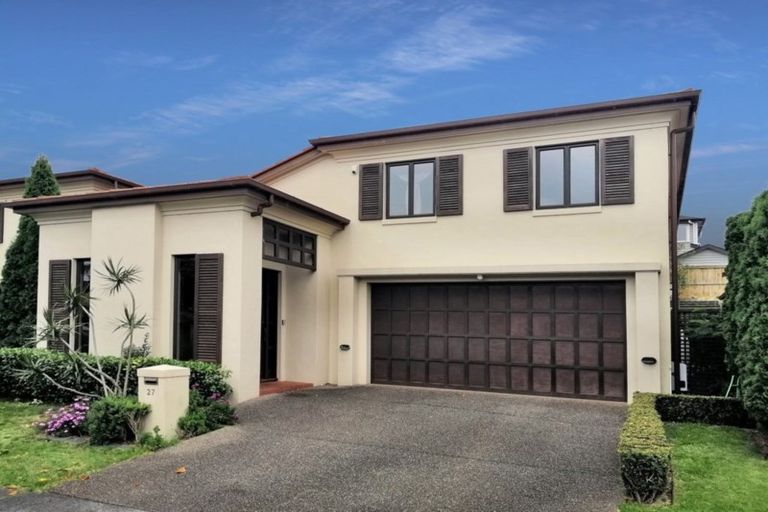 Photo of property in 27 Bridgefield Crescent, Flat Bush, Auckland, 2016