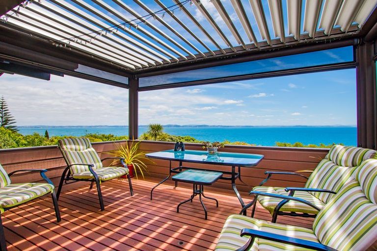 Photo of property in 60 Pacific Parade, Army Bay, Whangaparaoa, 0930
