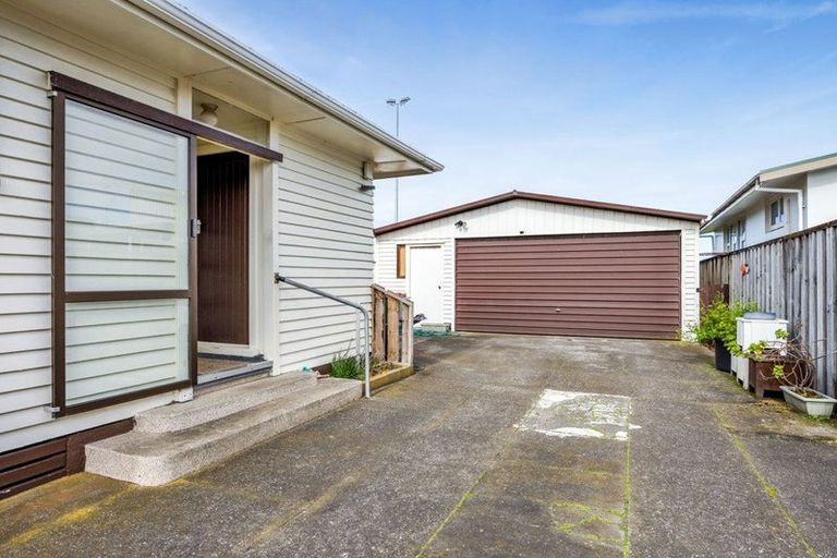 Photo of property in 27 Pacey Avenue, Hawera, 4610