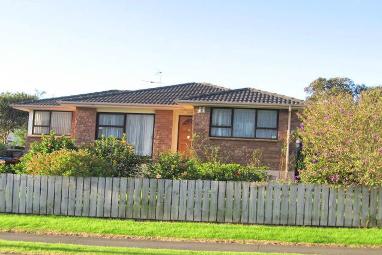 Photo of property in 18 Dillon Crescent, Clover Park, Auckland, 2019