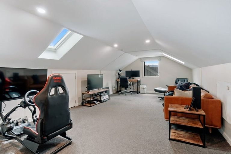 Photo of property in 2 Jacks Point Rise, Jacks Point, Queenstown, 9371