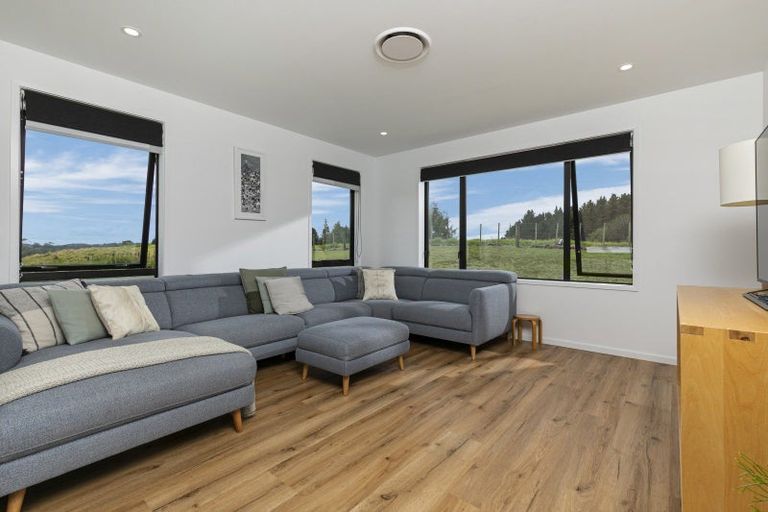 Photo of property in 131 Bodhisattva Road, Waitoki, Silverdale, 0994