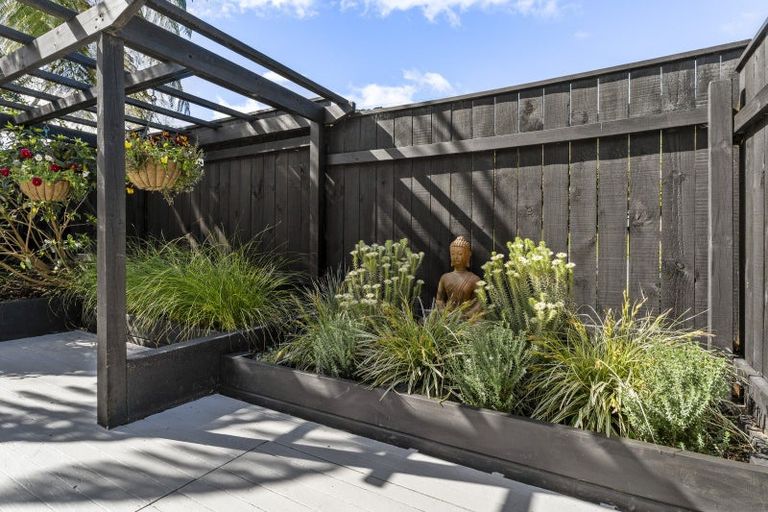 Photo of property in 50 Winara Avenue, Waikanae, 5036