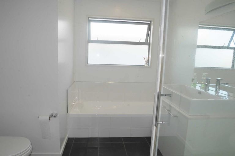 Photo of property in 63 Springfield Road, St Albans, Christchurch, 8014