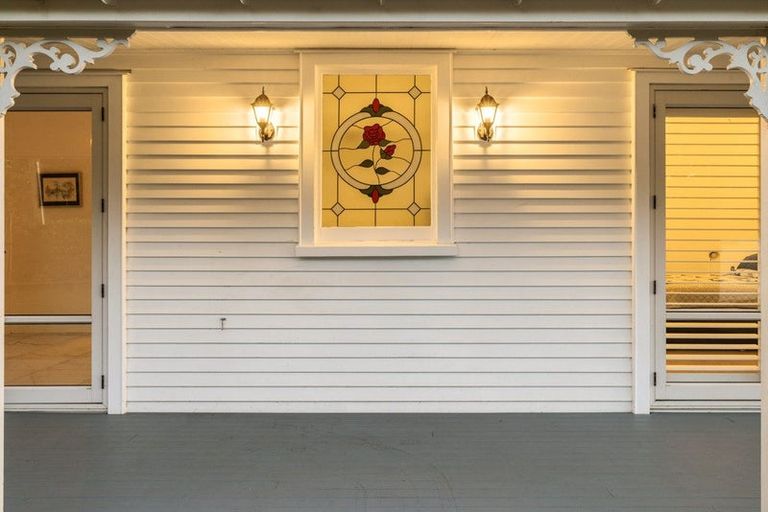 Photo of property in 100 Pukekohe East Road, Pukekohe, 2677