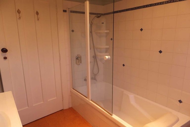 Photo of property in 52 Kilmarnock Street, Riccarton, Christchurch, 8011