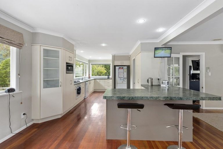 Photo of property in 173 State Highway 1, Waikanae, 5391
