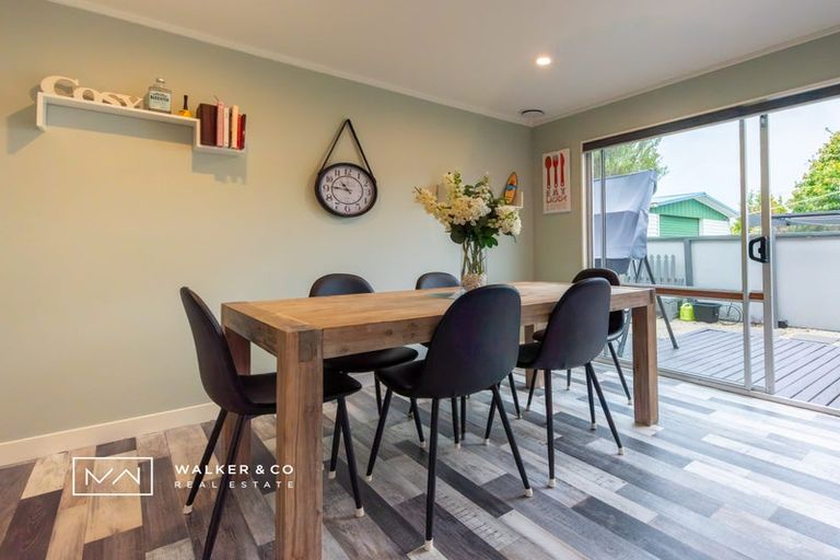 Photo of property in 1 Roband Crescent, Brown Owl, Upper Hutt, 5018